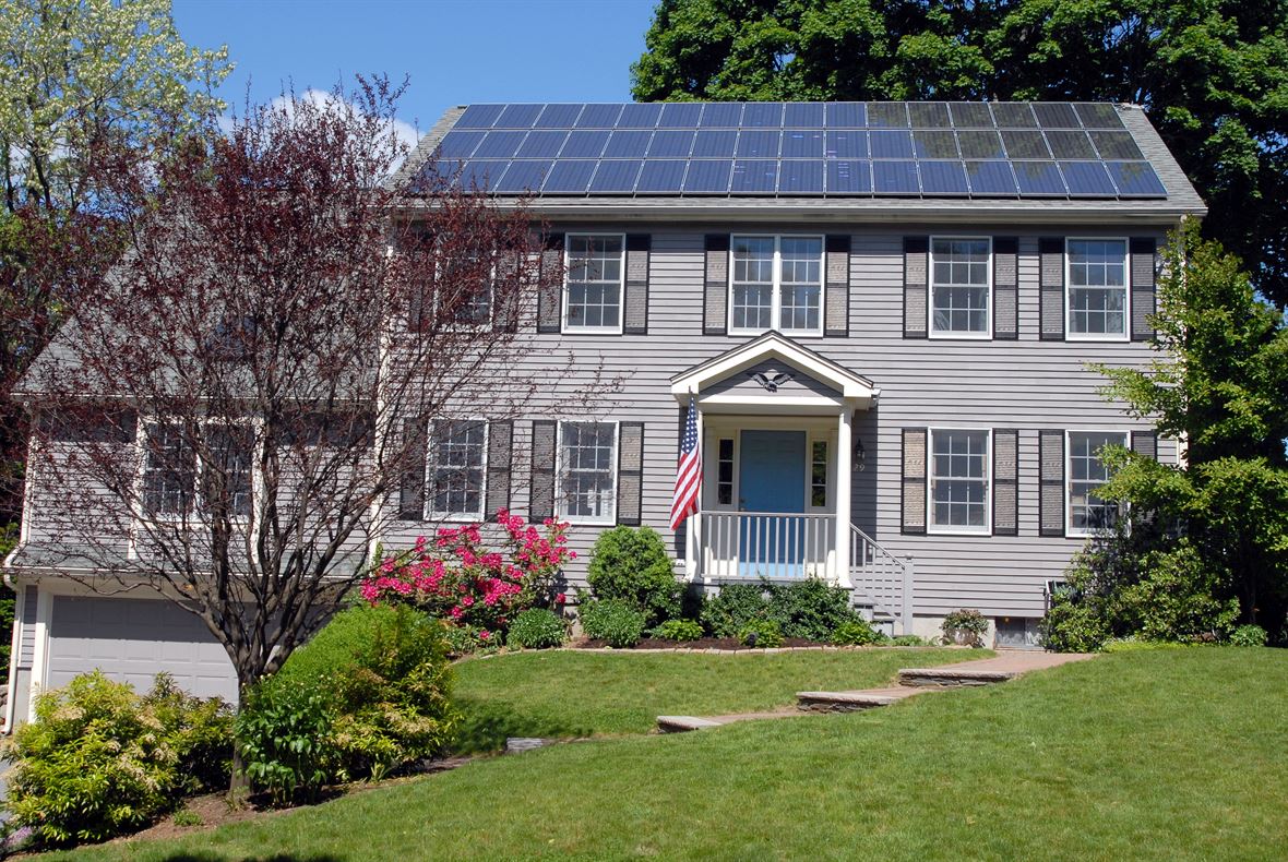 Rooftop solar panel array